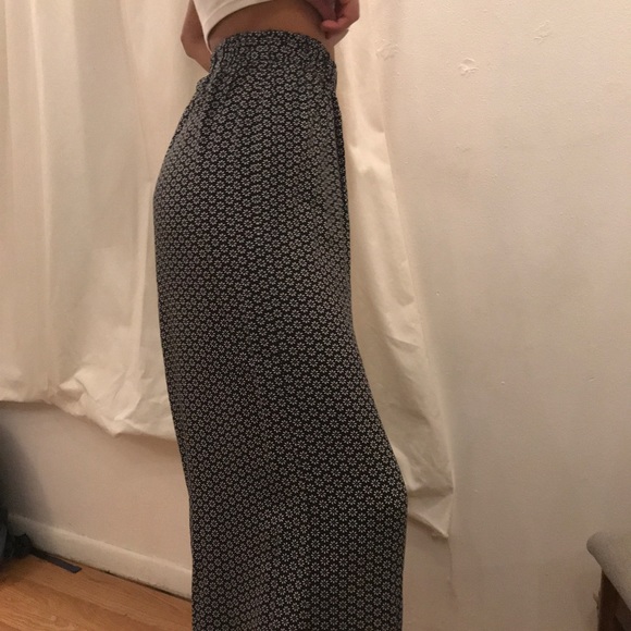 Flower pants - Picture 2 of 4